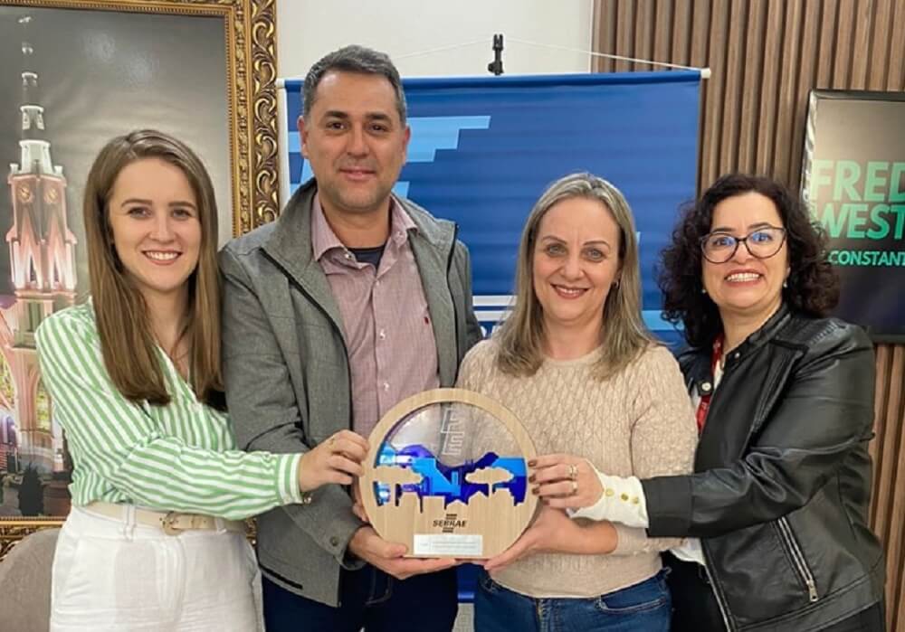 Capa Prefeito de Caiçara recebe Prêmio Sebrae Prefeitura Empreendedora