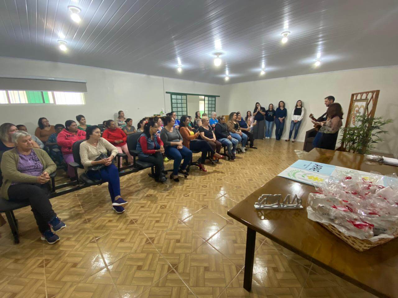 Capa Mamães da Apae são homenageadas em Seberi