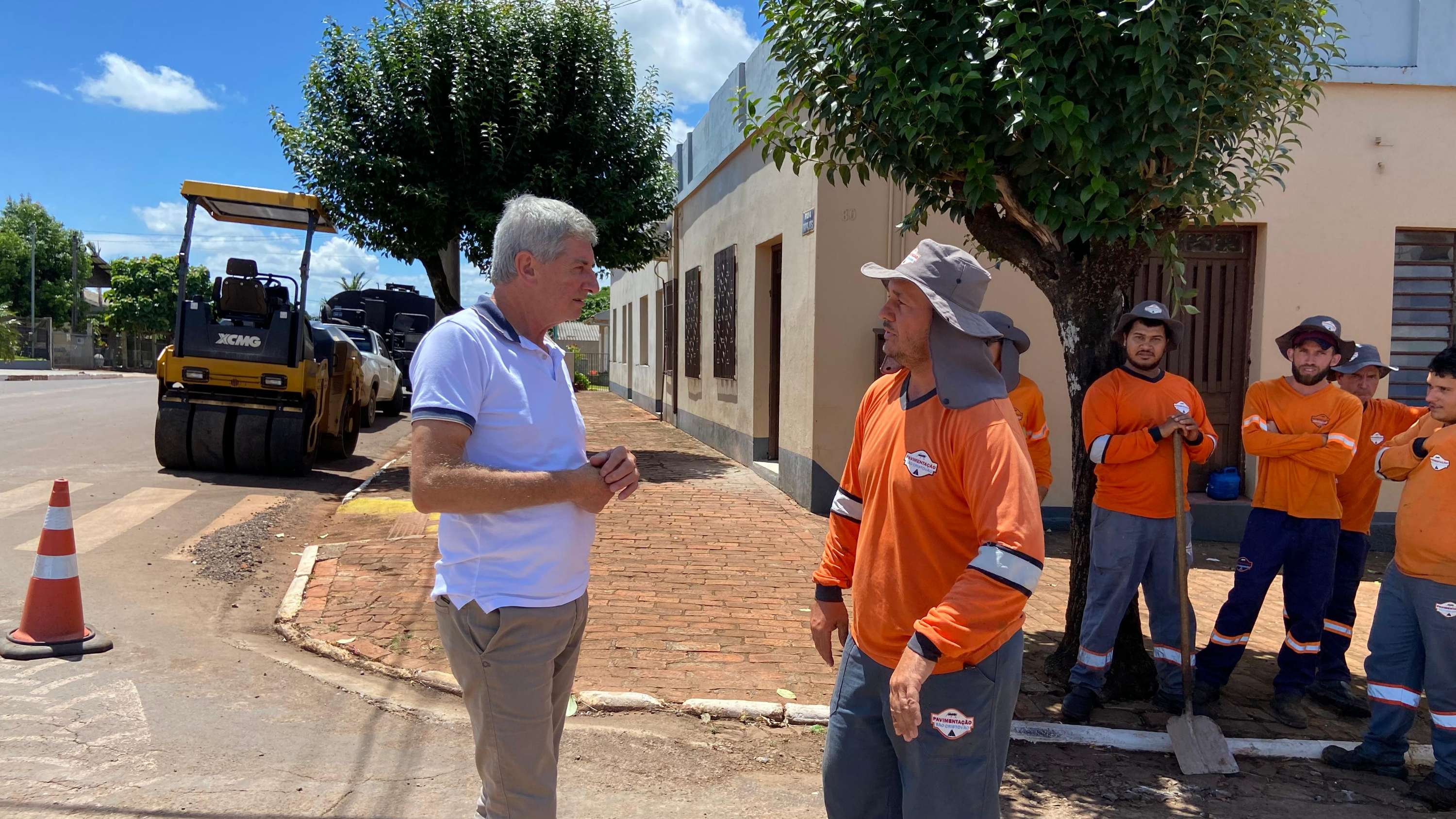 Capa Tenente Portela: Nide, prefeito em exercício, visita obras em andamento