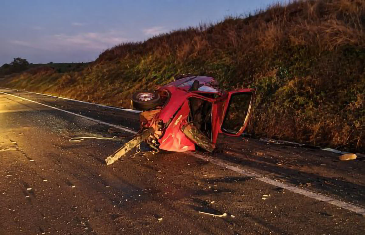 Capa Colisão frontal entre dois automóveis deixa duas vítimas fatais e quatro feridos na rodovia BR-285