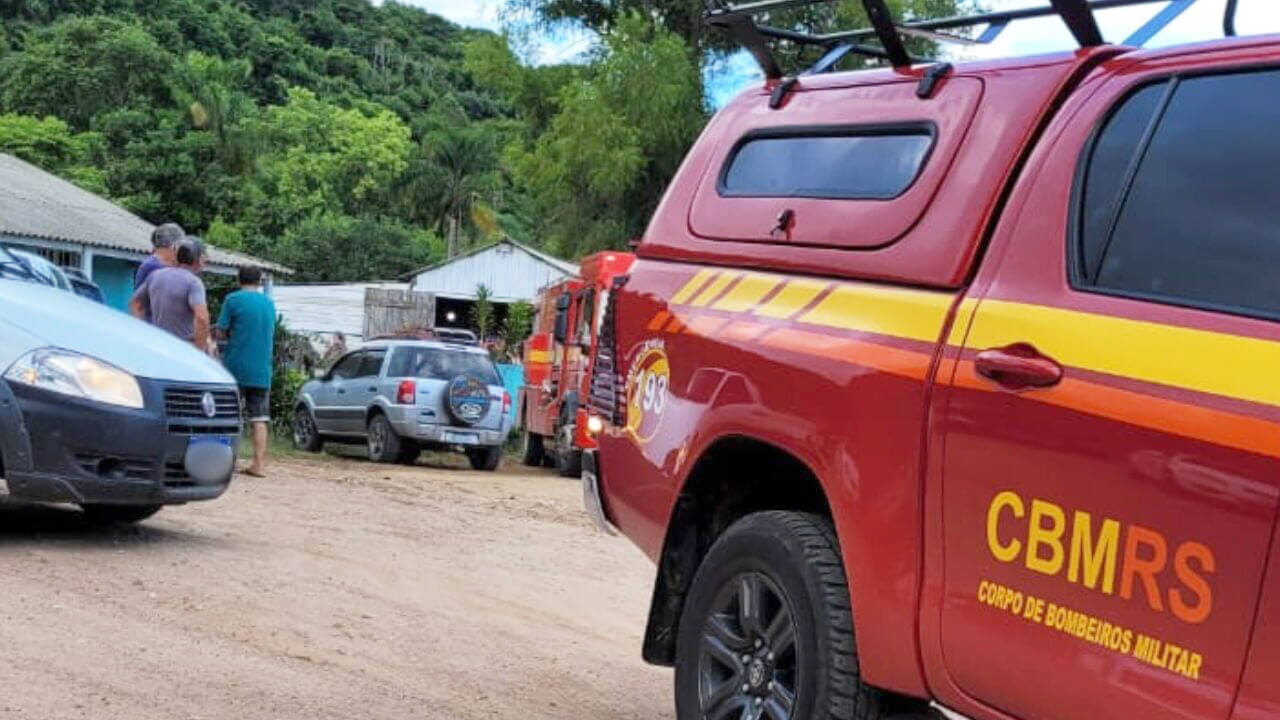 Capa Perícia indica que pai matou próprio filho de 5 anos antes de cometer suicídio