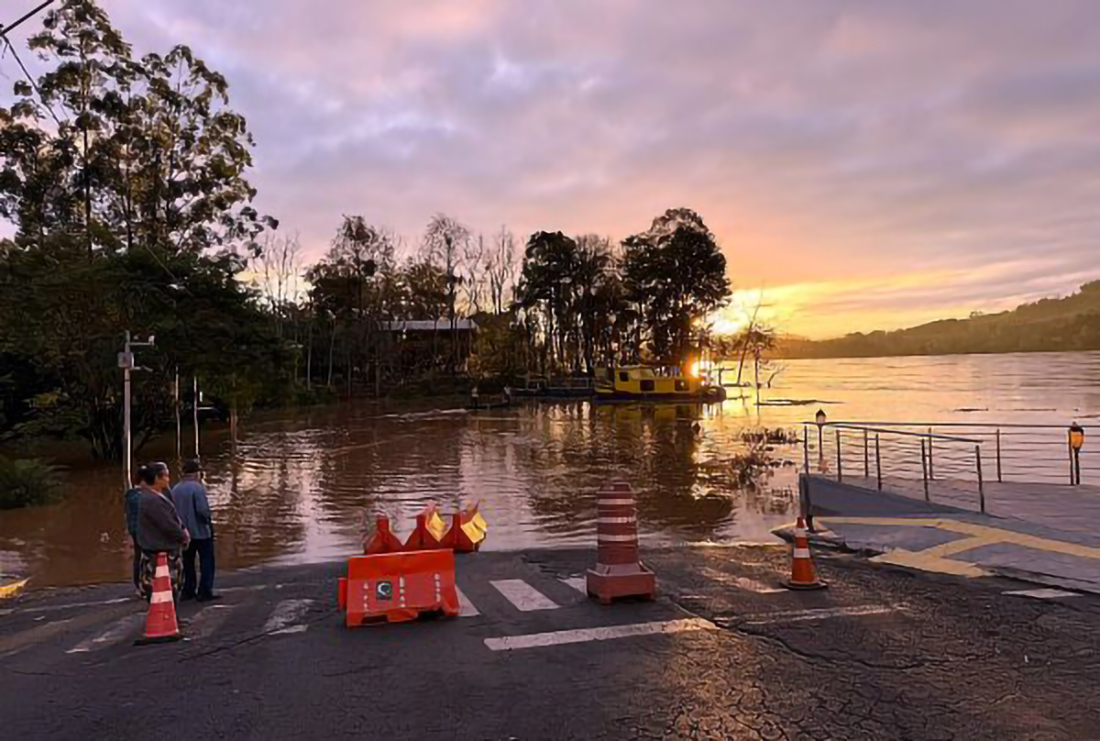 Capa Travessia de balsa entre Mondaí e Vicente Dutra é suspensa devido ao aumento do nível do Rio Uruguai