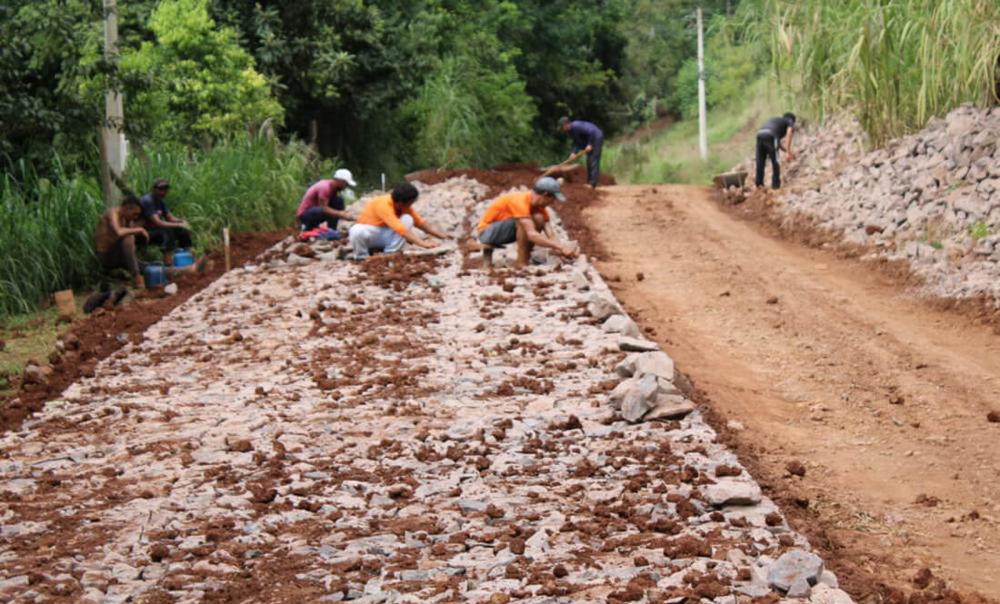 Capa Obras de asfalto e calçamento avançam em Barra do Guarita