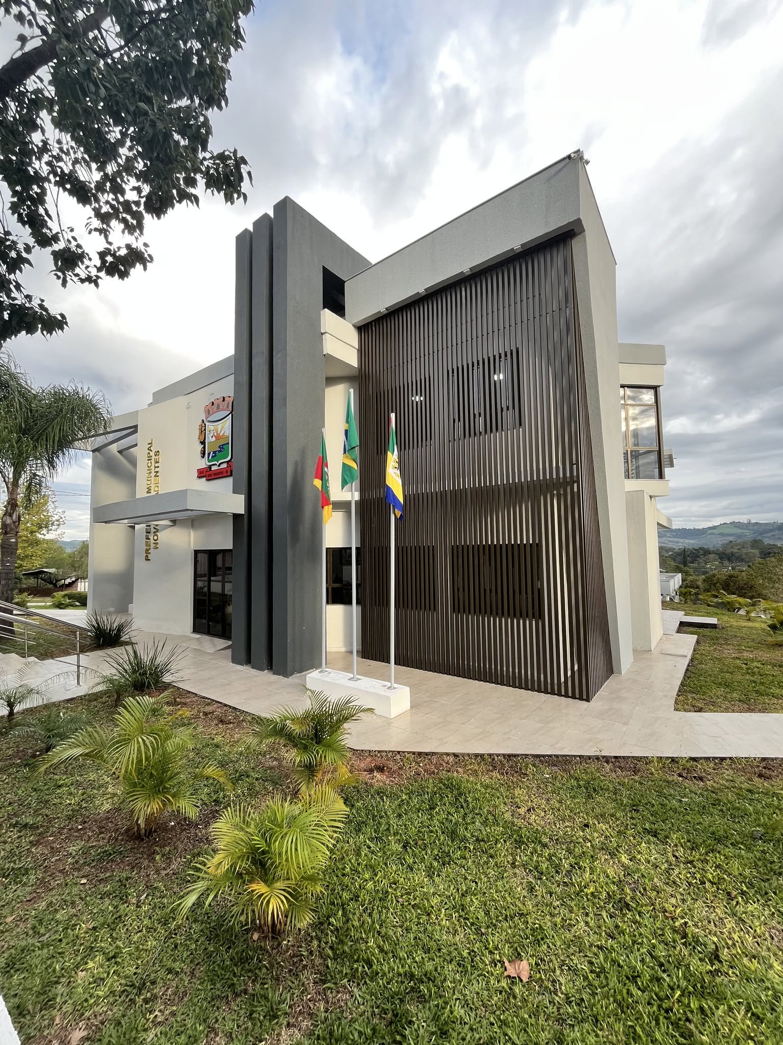 Capa Novo Tiradentes avança 378 posições no ranking estadual do IMERS