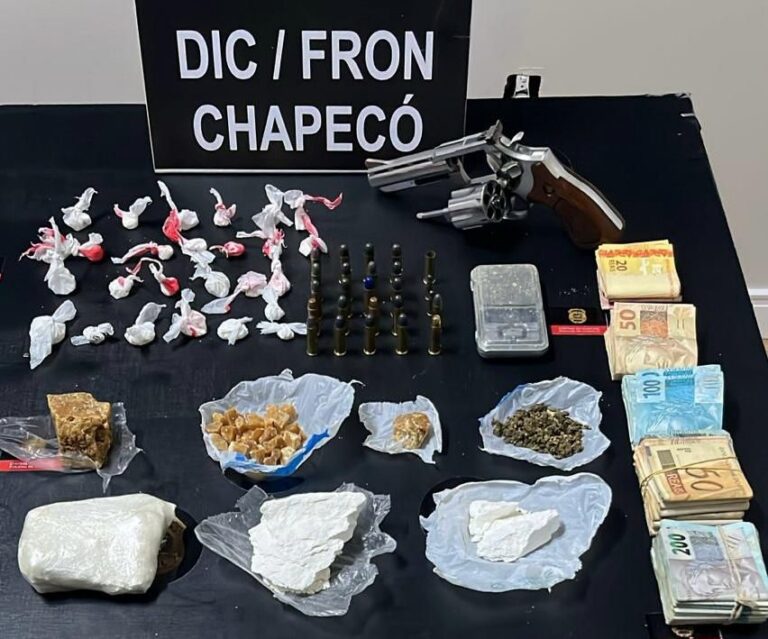 Capa Polícia Civil prende duas mulheres e apreende drogas durante operação em Chapecó