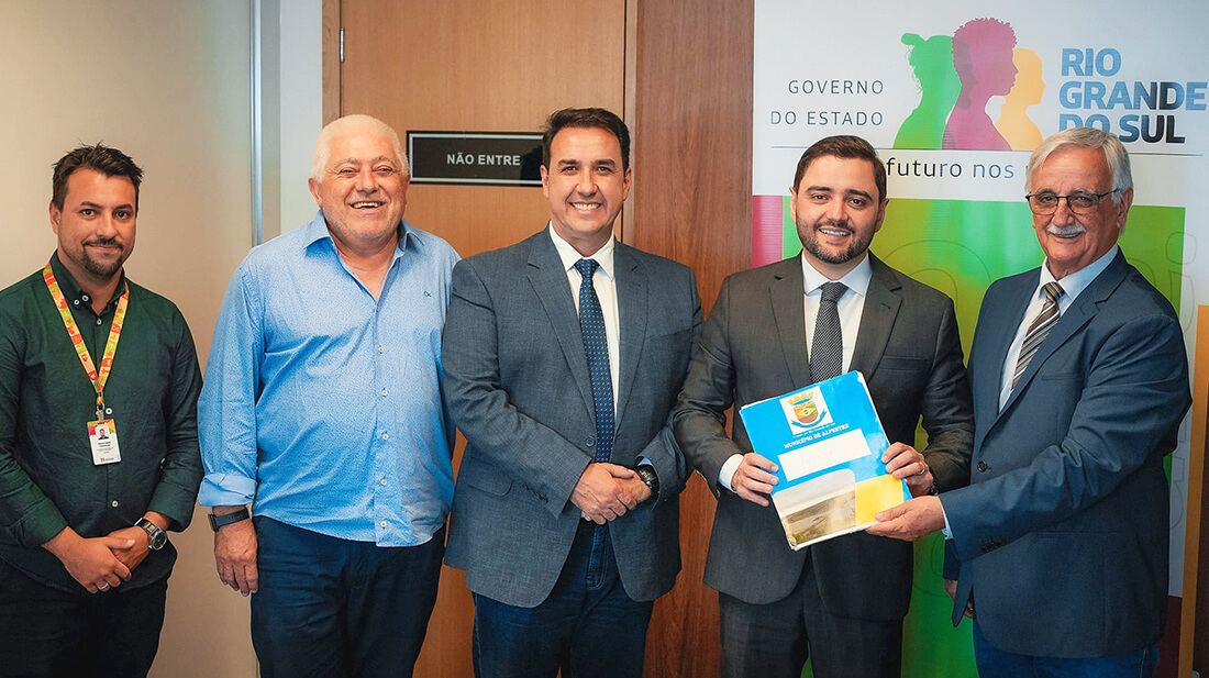 Capa Prefeito de Alpestre apresenta demandas ao governador em exercício Gabriel Souza