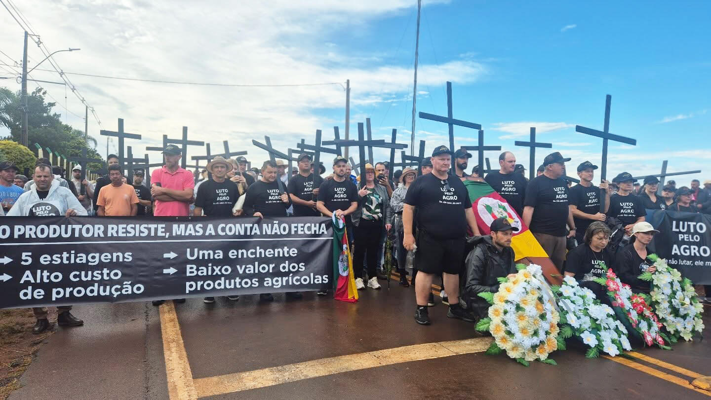 Capa Produtores rurais realizam manifestação Luto pelo Agro na abertura da Expodireto Cotrijal