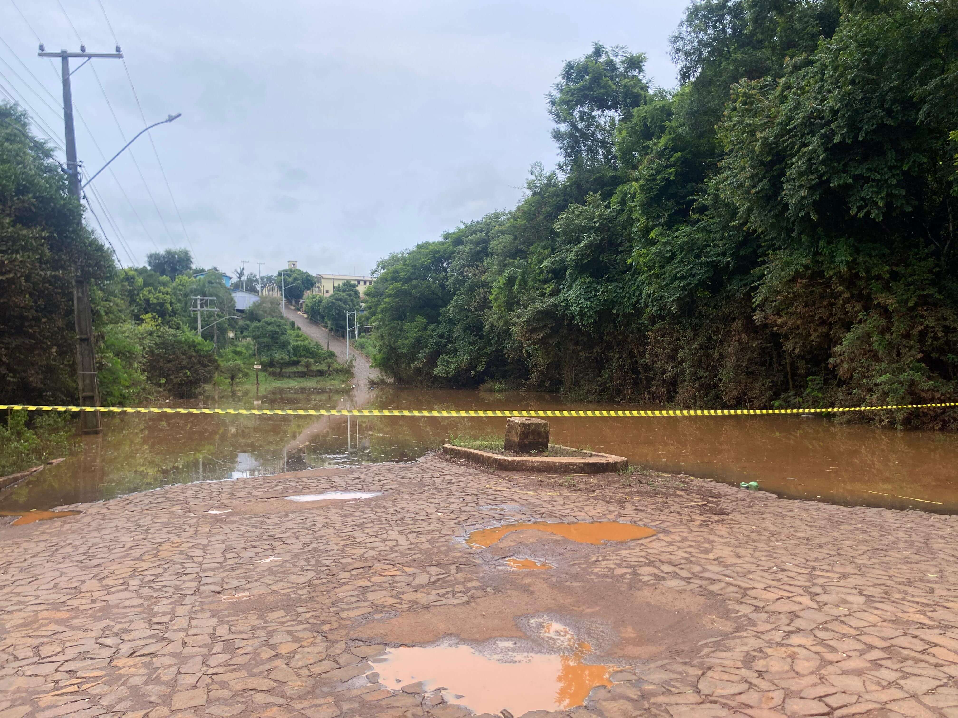 Capa Nível do Rio Uruguai atinge os 8 metros e está em cota de inundação em Iraí