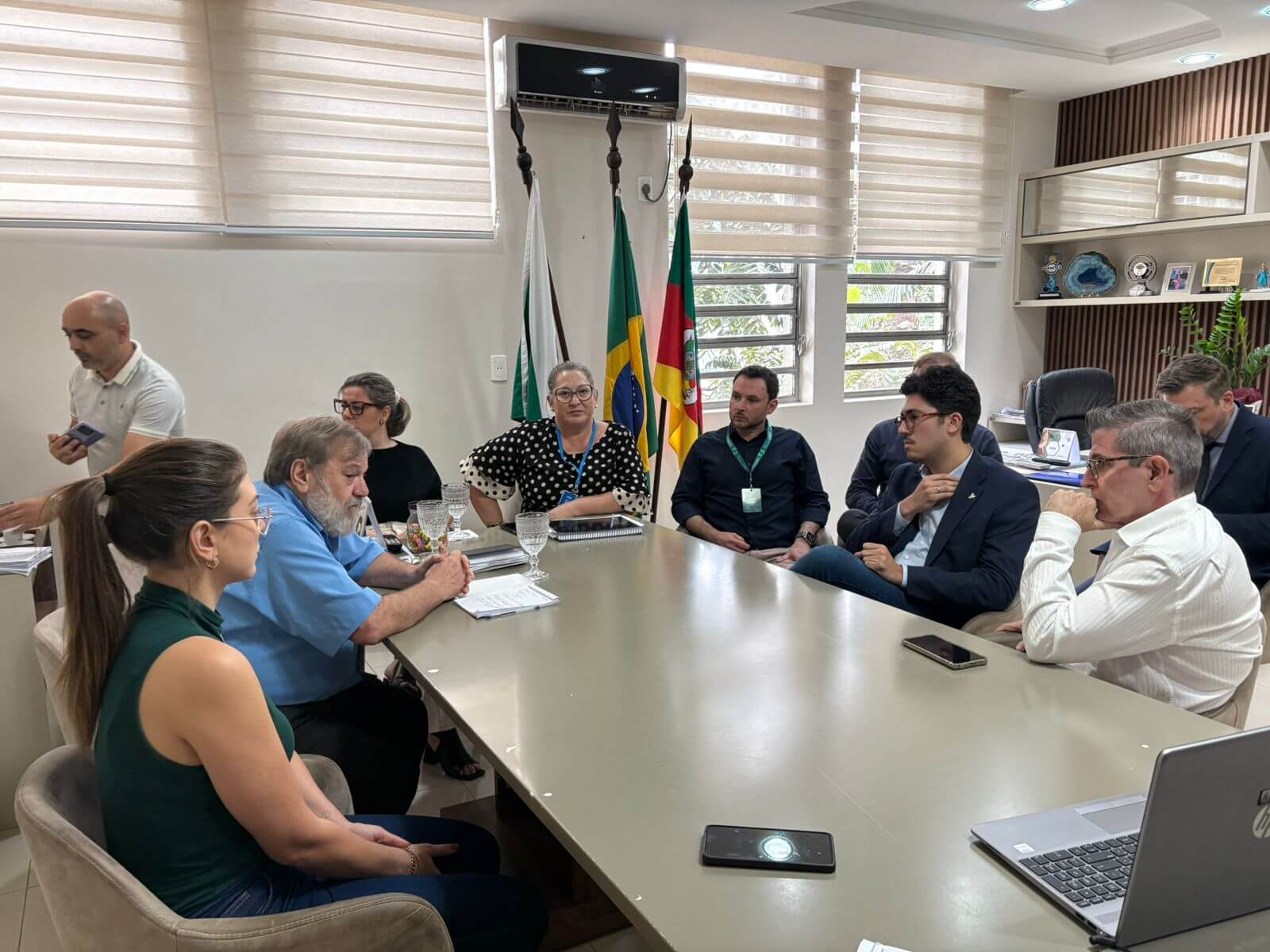 Capa HDP: Simers confirma que 22 médicos entregam pedido de rescisão de contrato