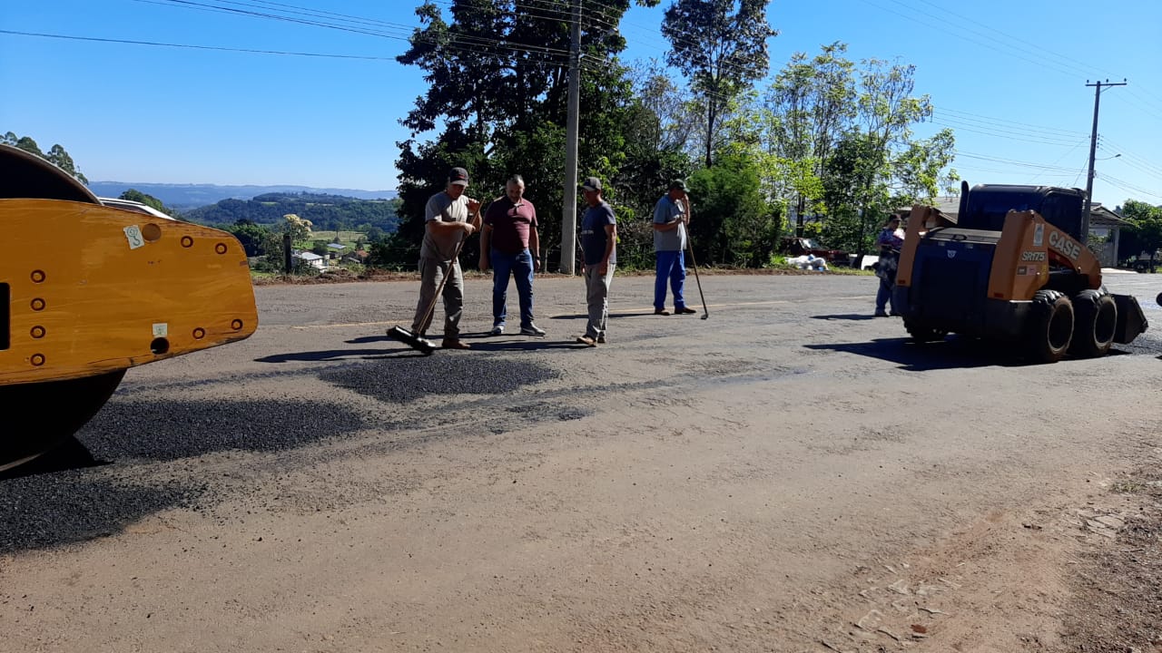 Capa Palmitinho: município realiza recuperação em asfalto da cidade