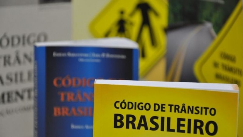 Capa Código de Trânsito Brasileiro completa 25 anos nesta semana