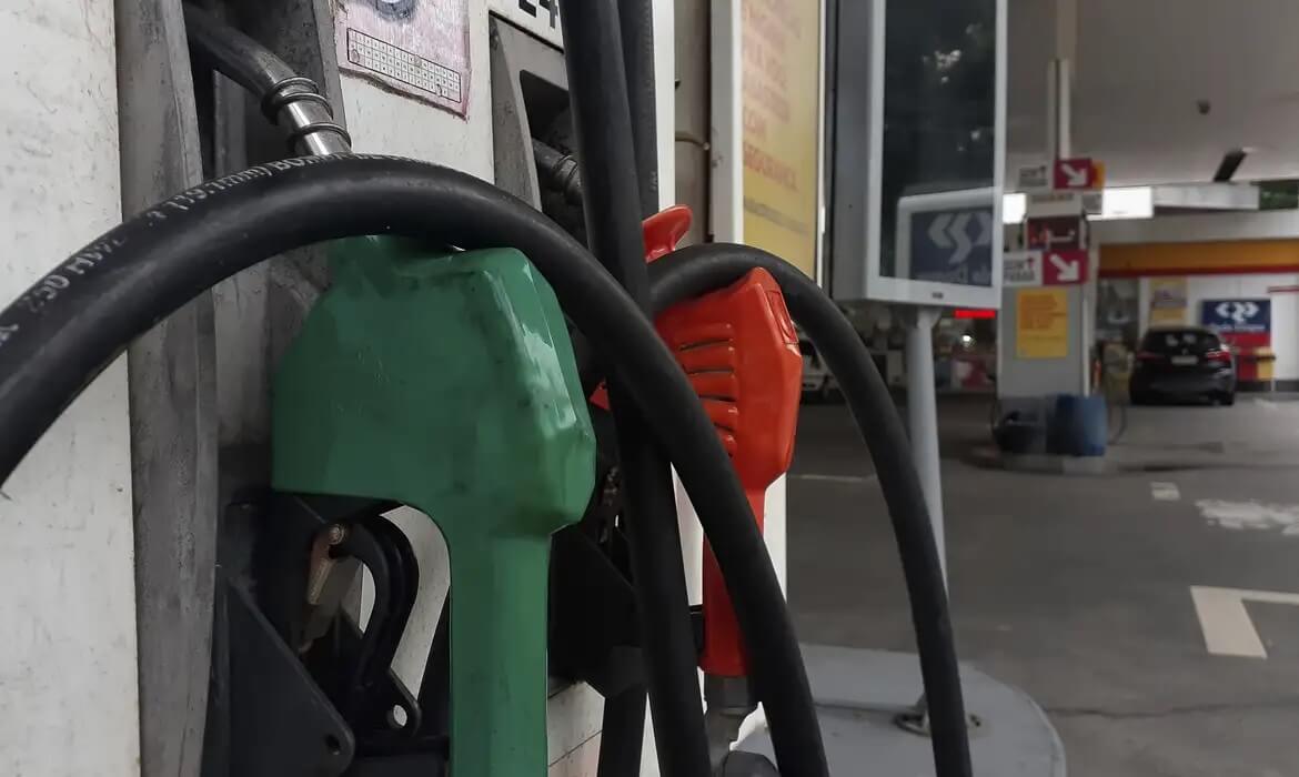 Capa Novas misturas de biocombustíveis já estão valendo em todo país