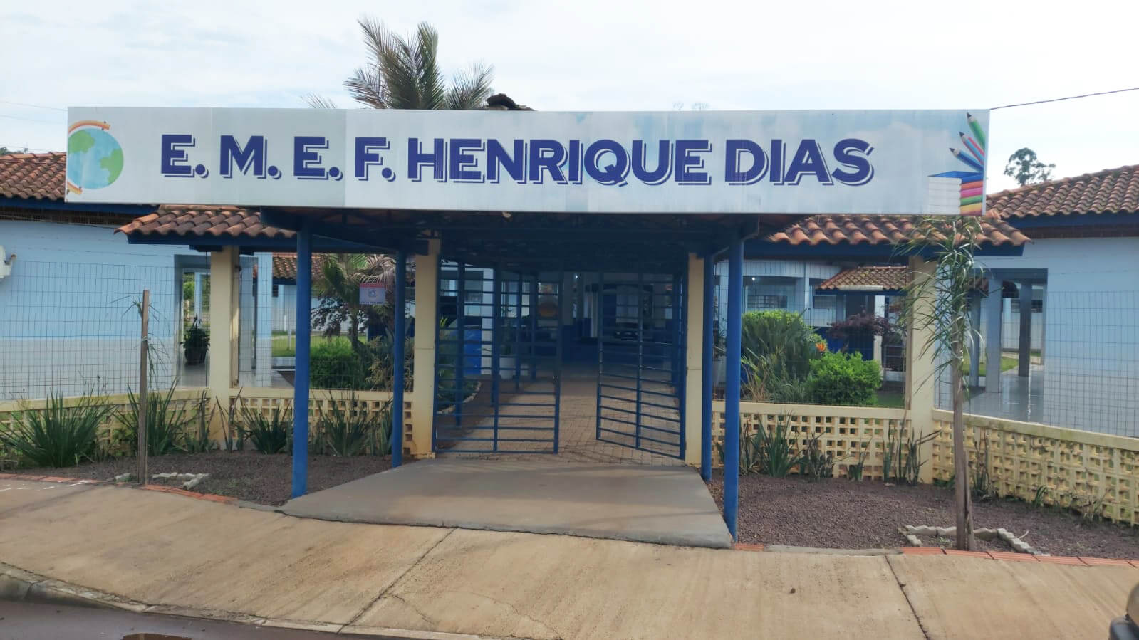 Capa Escola de Liberato Salzano adota inteligência artificial para corrigir redações