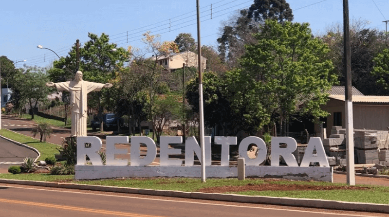 Capa Rádio Avenida FM inicia entrevistas com candidatos a prefeito de Redentora