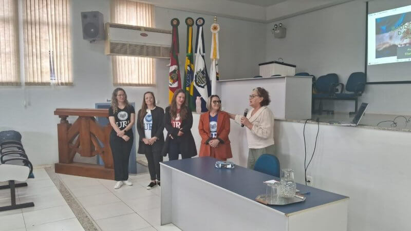 Capa Professores da URI/FW realizam capacitação em saúde para profissionais de Palmitinho