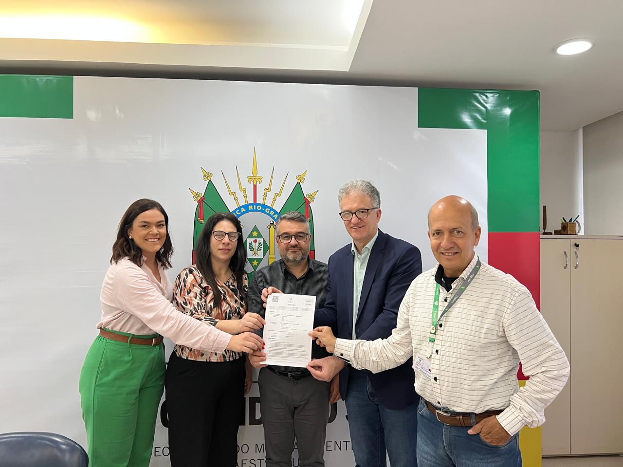 Capa Prefeito Evandro Massing recebe licença ambiental para instalação da Santa Lúcia em Palmeira das Missões