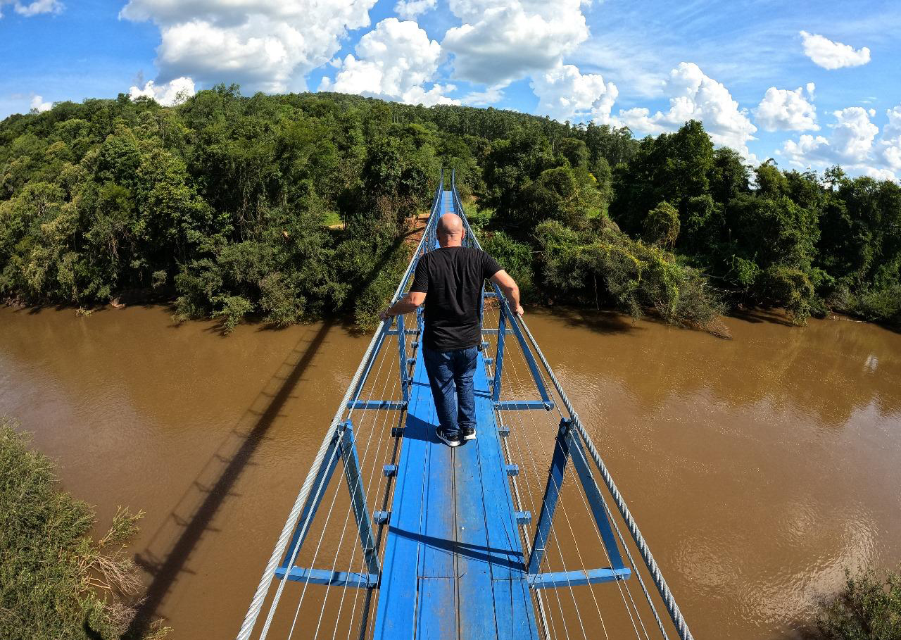 Capa Nova pinguela sobre o rio Turvo melhora acesso entre comunidades de Três Passos e Tenente Portela