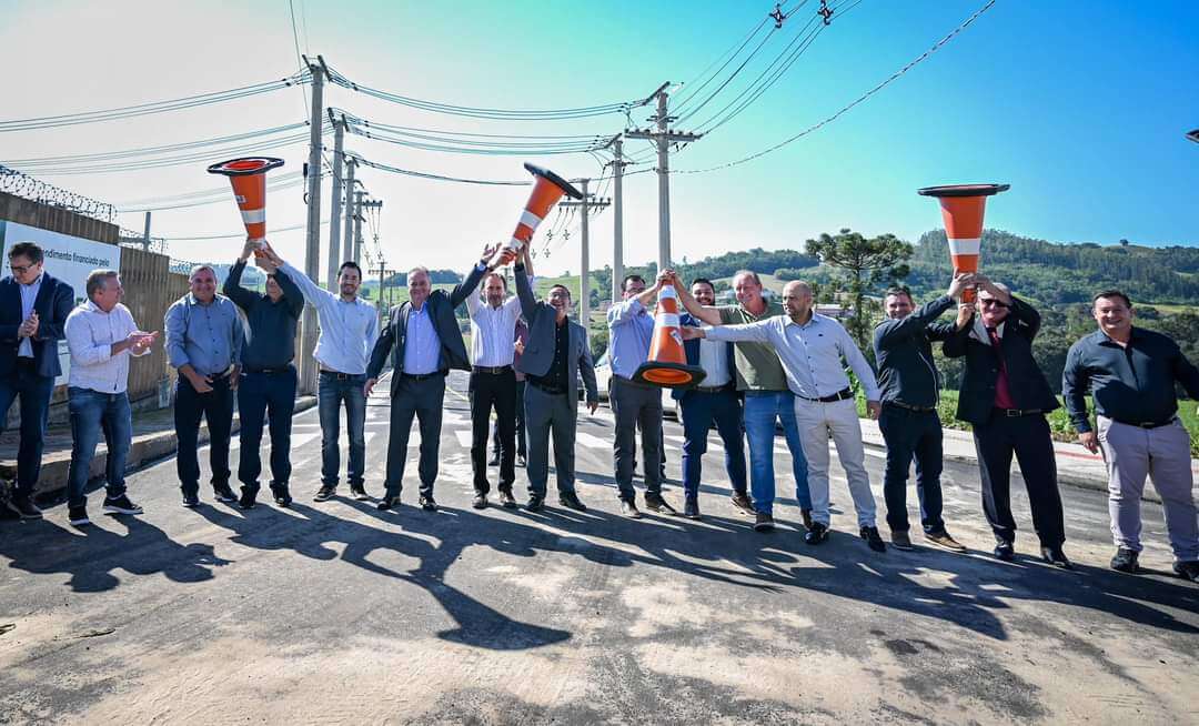 Capa Homenagens, inaugurações e anúncios de novos investimentos marcam os 35 anos do Município de Pinhal
