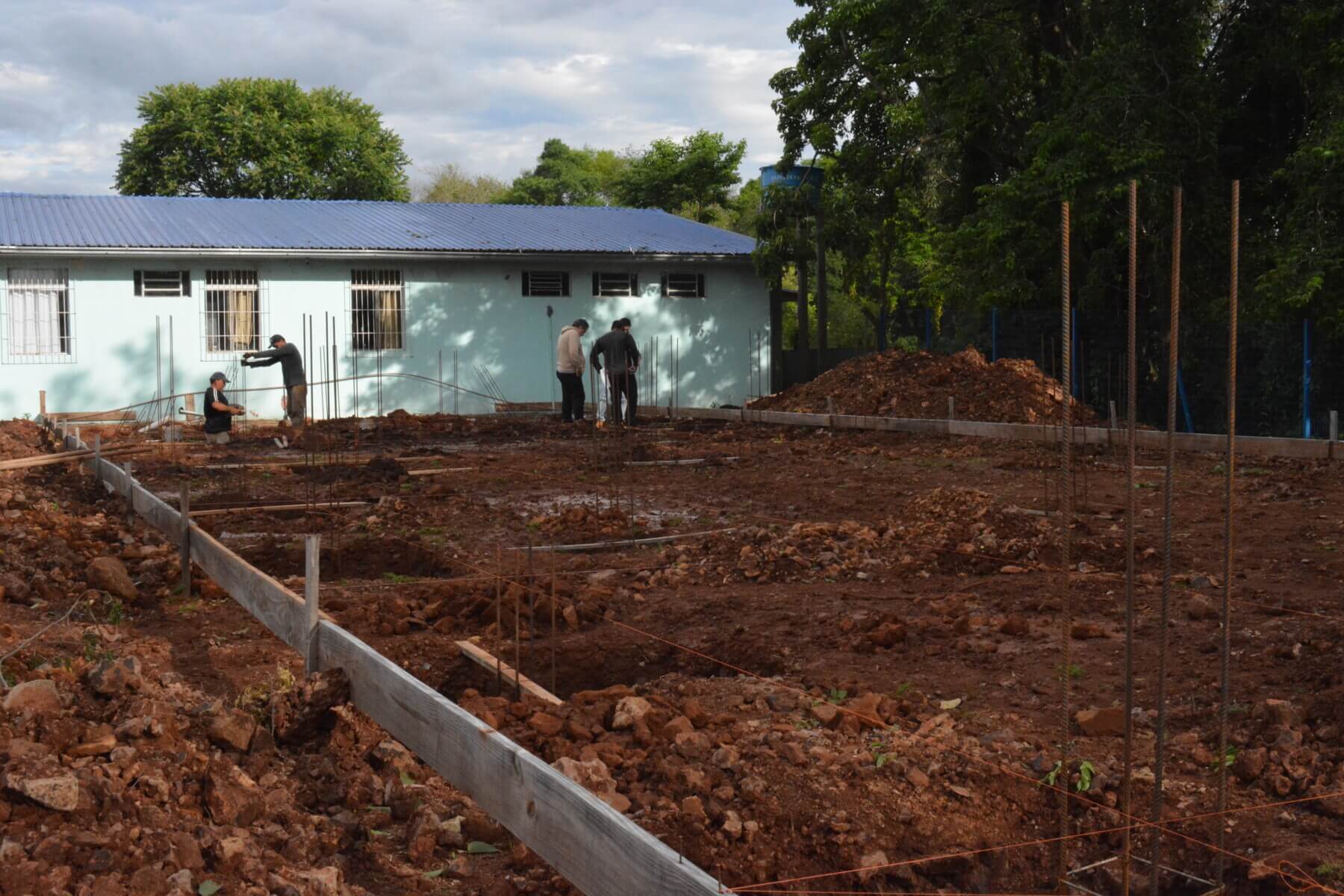Capa Obras de reforma da Escola Vinte e Um de Abril têm início em FW