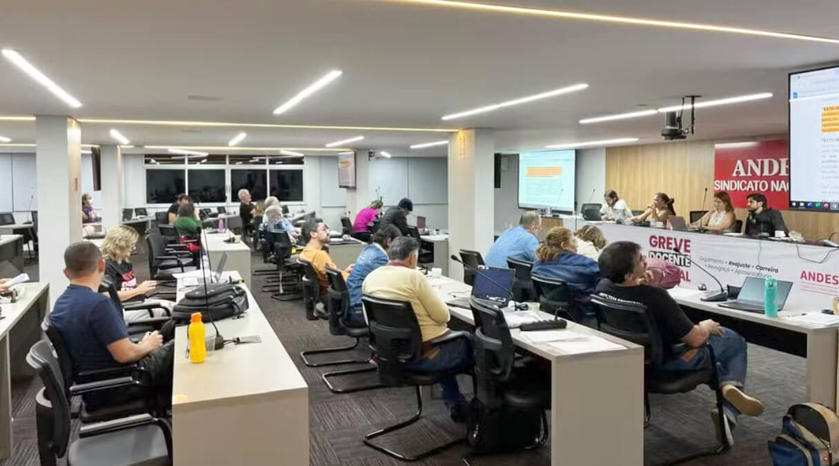 Capa Professores das universidades federais decidem encerrar greve em todo o país