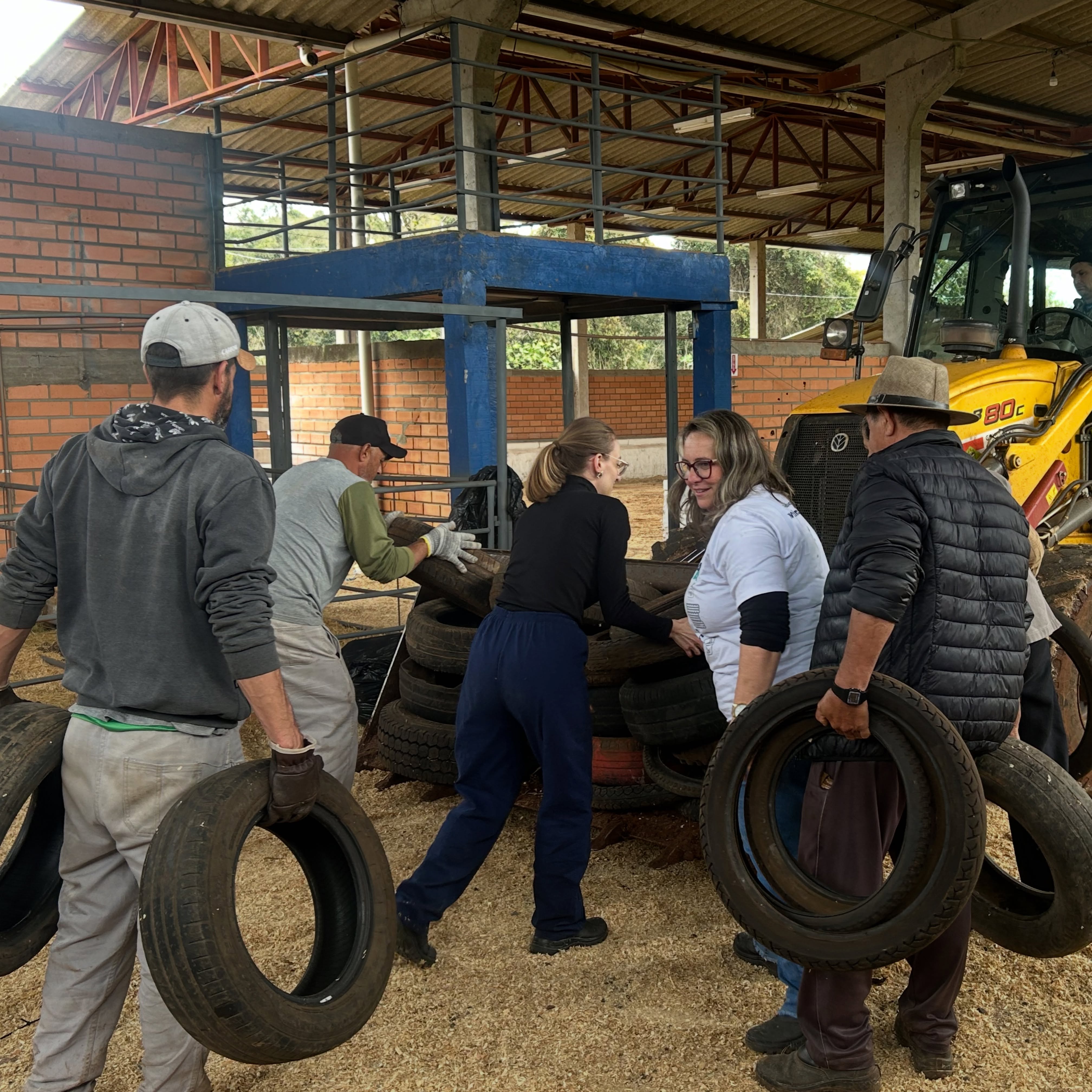 Capa Guatambu encaminha mais de 500 pneus inservíveis para reciclagem