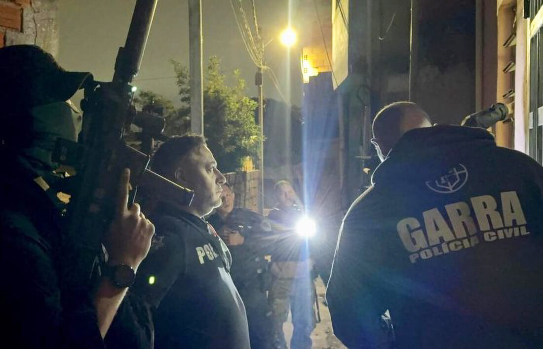 Capa Polícia Civil desmantela quadrilha do golpe do Pix falso em operação contra fraudes às vítimas das enchentes no RS