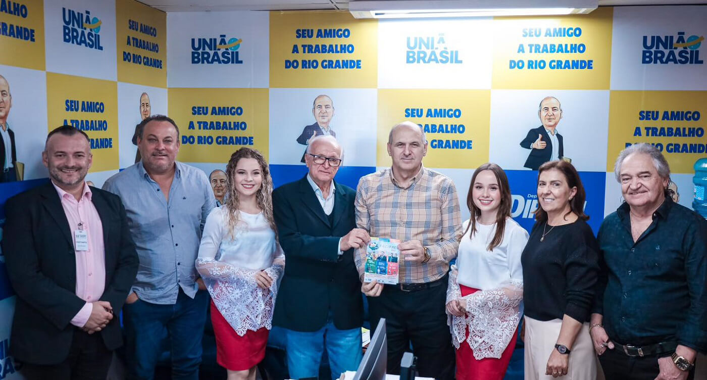 Capa Comitiva de Palmitinho divulga Facipal na Capital do Estado