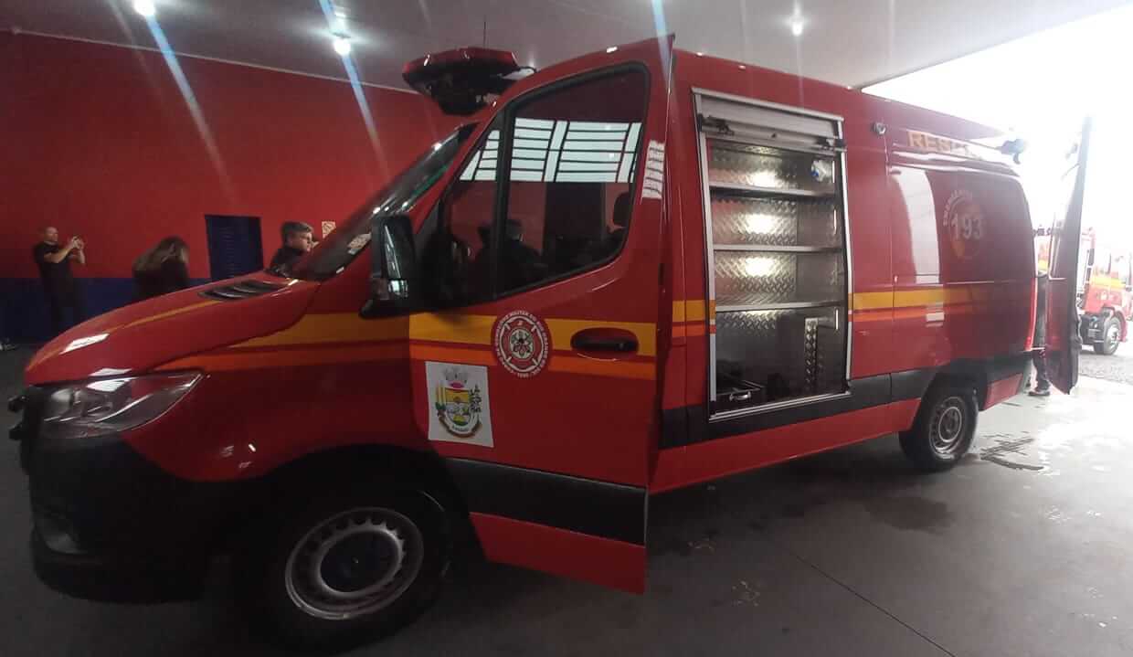 Capa Corpo de Bombeiros de Sarandi recebe nova ambulância de resgate com investimento de R$ 475 mil