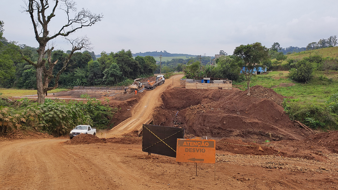 Capa Município de Liberato Salzano efetua o pagamento da primeira etapa da obra da ponte na localidade de Três Municípios