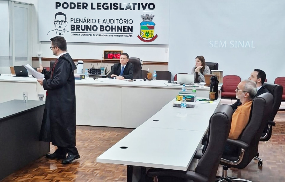 Capa Tribunal do Júri condena réu a 32 anos de prisão por duplo homicídio em Horizontina