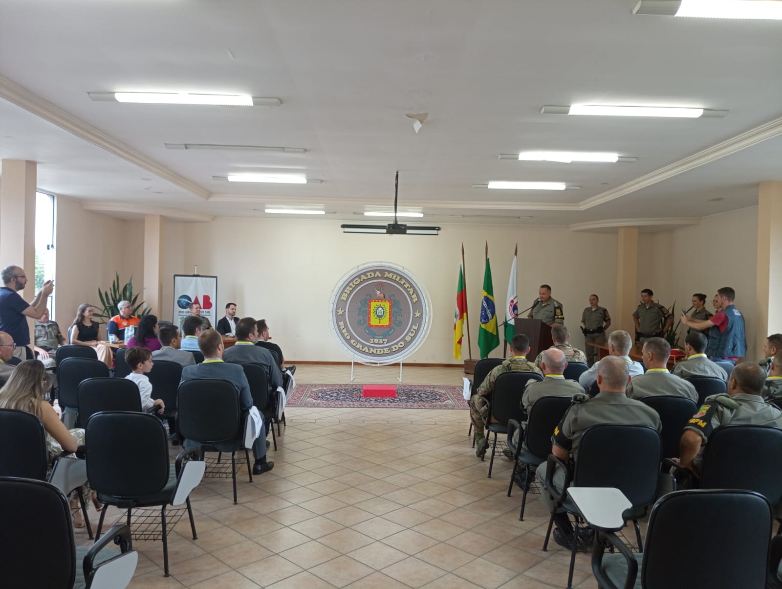 Capa 37º BPM realiza a entrega de Comenda para personalidade civis e militares em FW