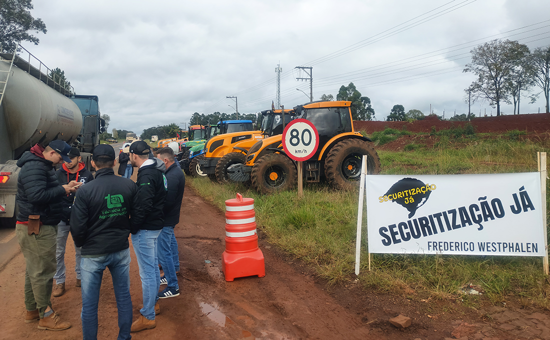 Capa Agricultores fazem mobilização pacífica na BR-386, em Frederico Westphalen, em apoio à securitização de dívidas