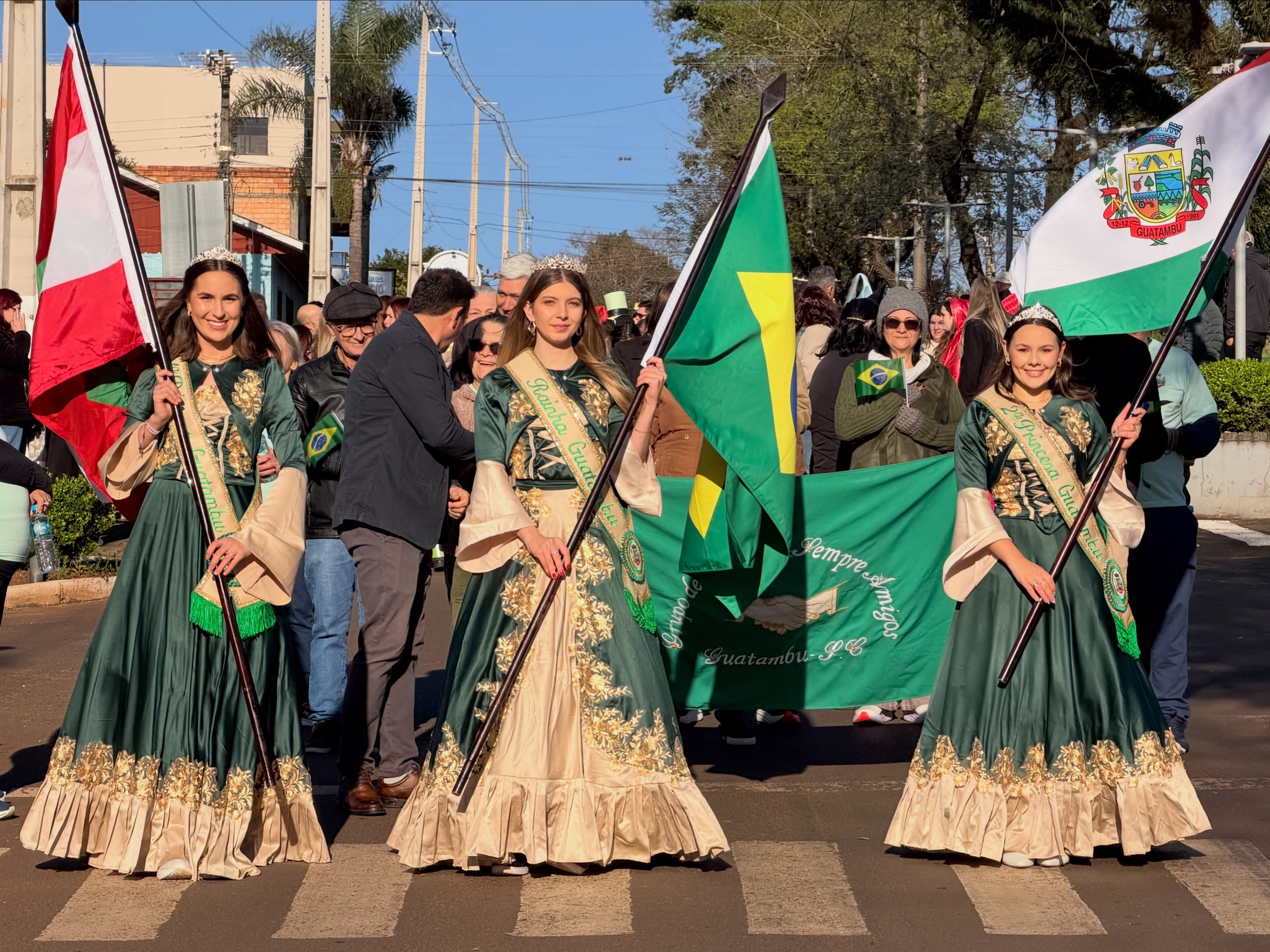 Capa Guatambu mobilizou grande público e 14 pelotões em Desfile Cívico de 7 de Setembro
