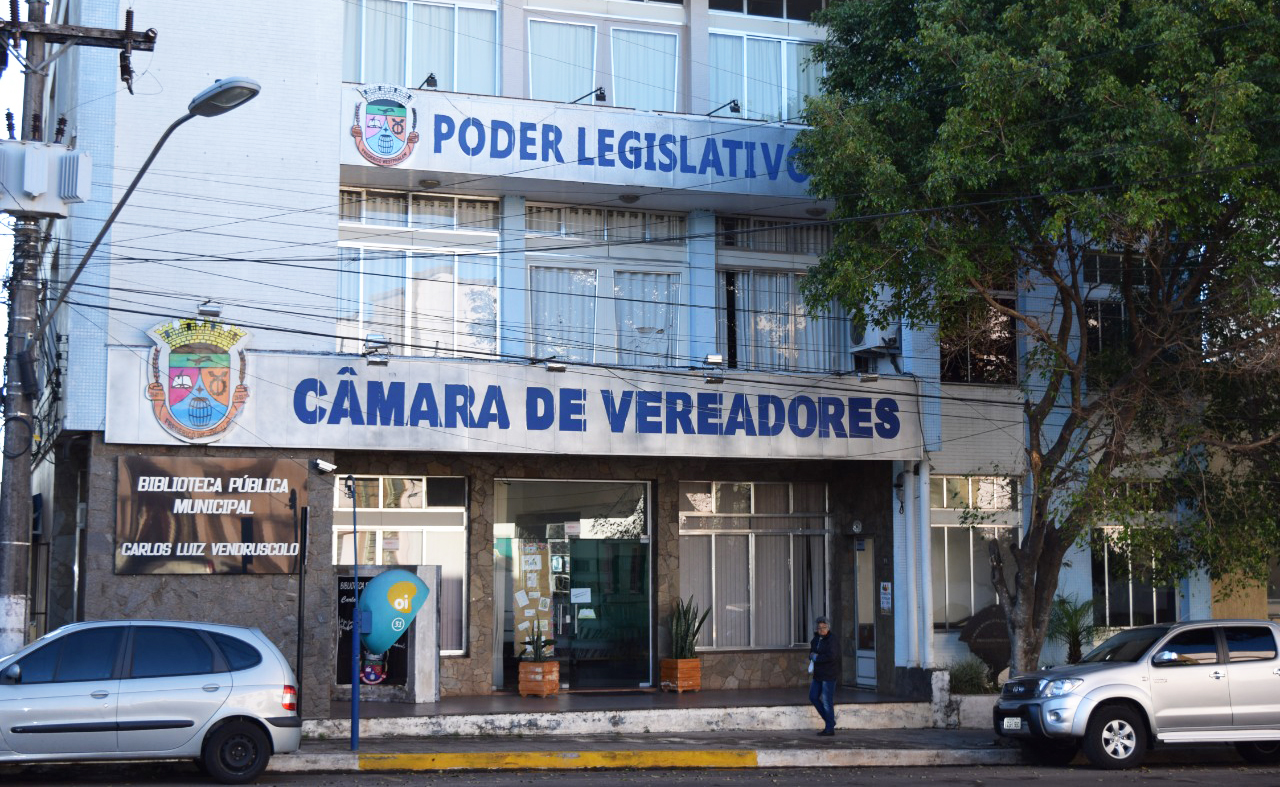 Capa Câmara de Frederico Westphalen realiza 4ª Condecoração “Mérito Educacional Barril”