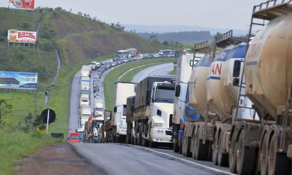 Capa Lideranças negam paralisação nacional de caminhoneiros marcada para 4 de dezembro
