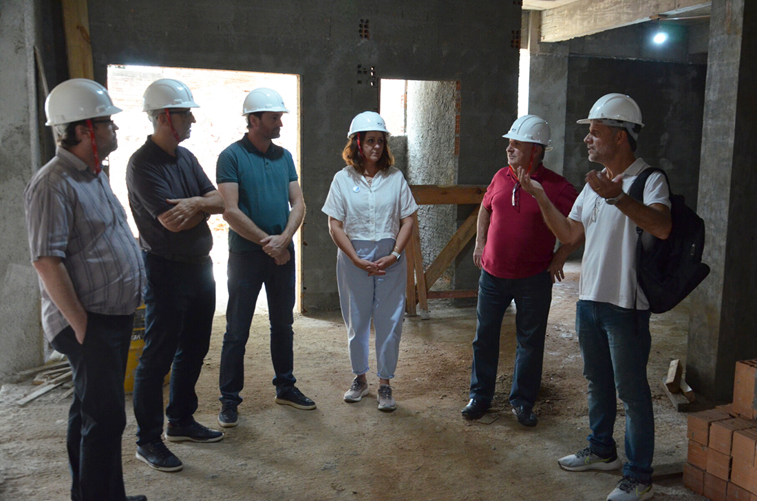 Capa Gestores municipais visitam obras da nova área de oncologia do HDP