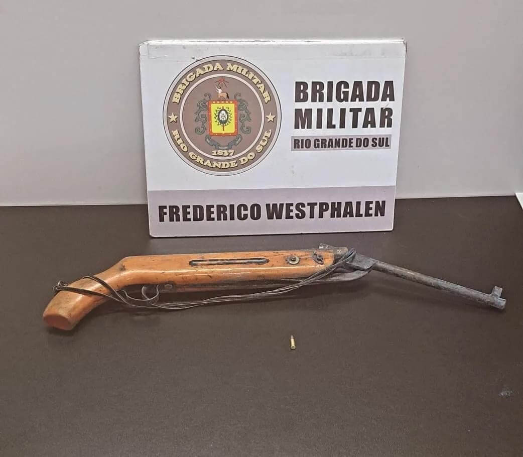 Capa Brigada Militar prende homem por porte ilegal de arma em Frederico Westphalen