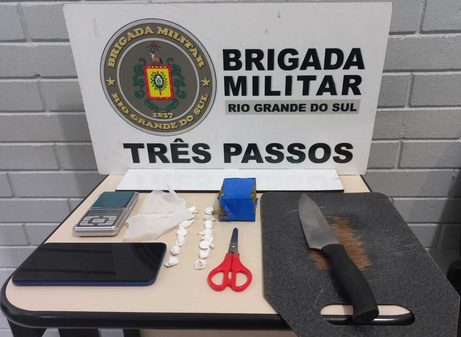 Capa BM prende homem por tráfico em Três Passos