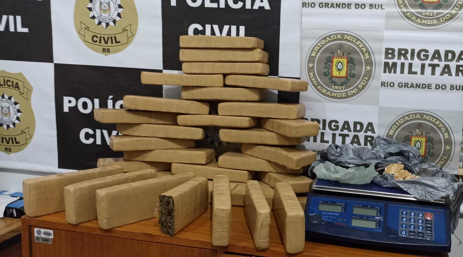 Capa BM realiza prisões em Esperança do Sul