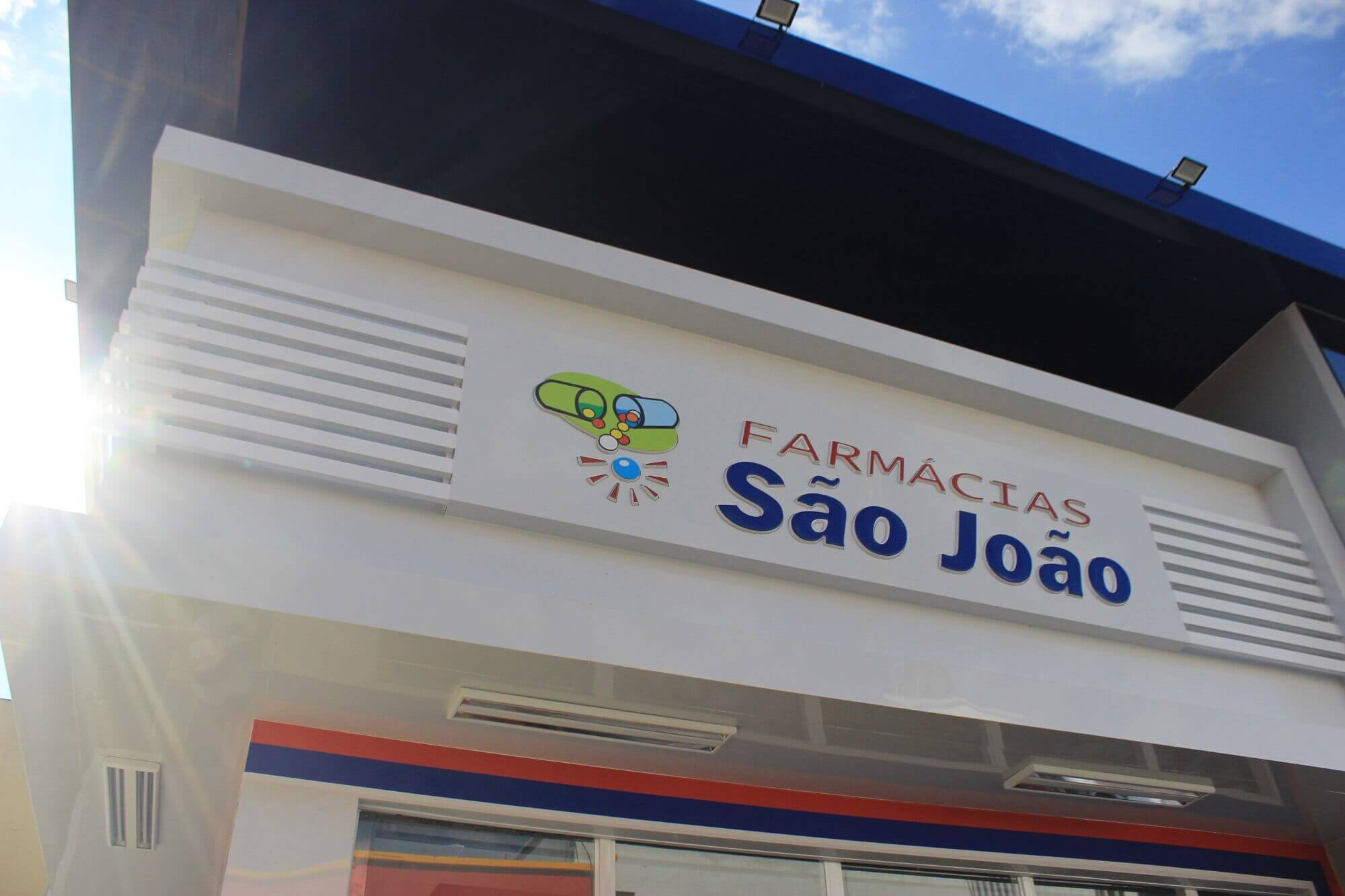Capa Rede de Farmácias São João intensifica ações para amenizar impactos das enchentes no RS