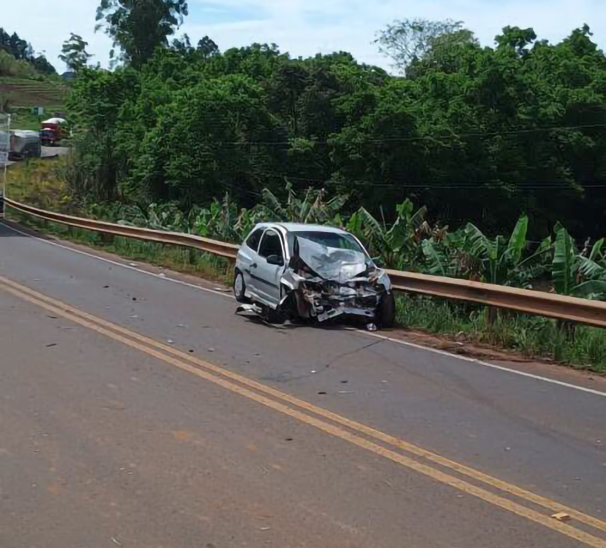 Capa Colisão entre carro e caminhão deixa mulher ferida na SC-386 em Mondaí