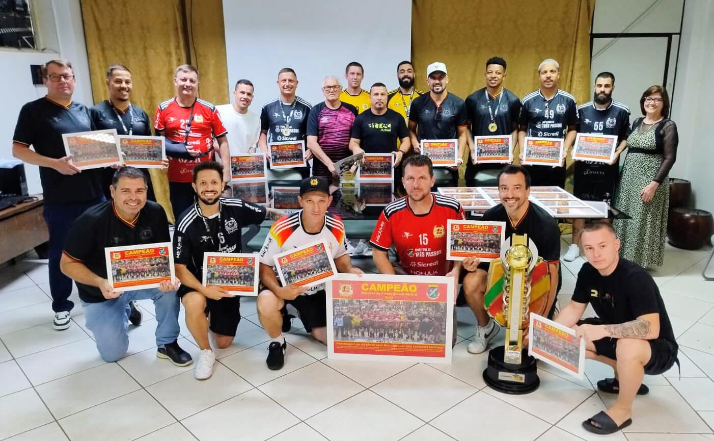Capa Três Passos homenageia a ATLEC, campeã invicta da Série Prata do futsal gaúcho