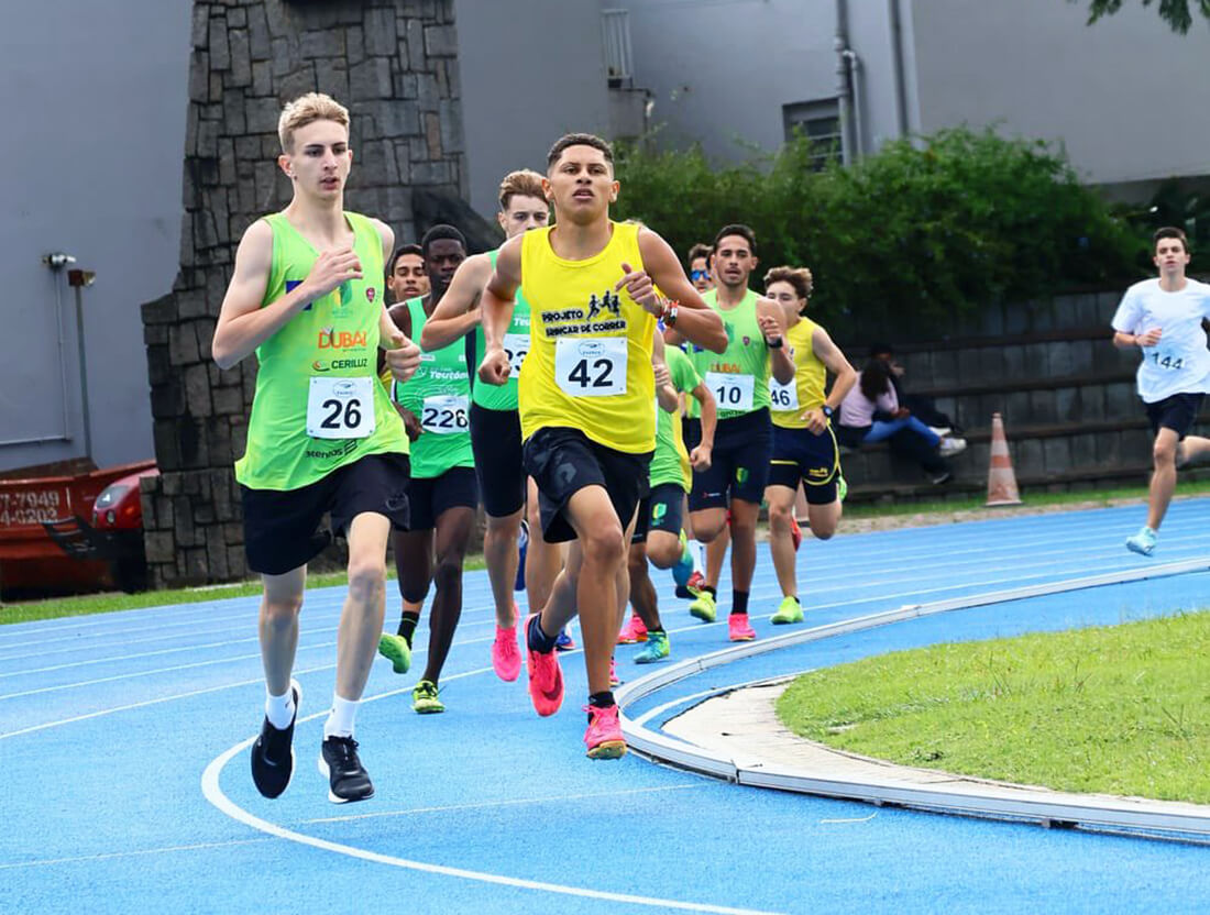 Capa Atleta de Palmitinho conquista medalha de prata no Campeonato Gaúcho Sub-18 de Atletismo