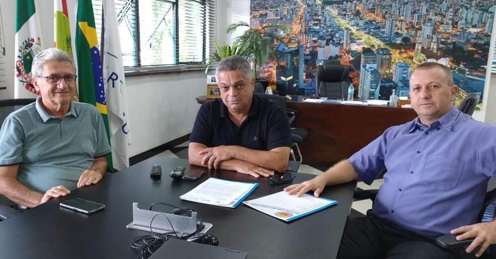 Capa Integrantes do CODEMAU realizam reunião com prefeito de Chapecó