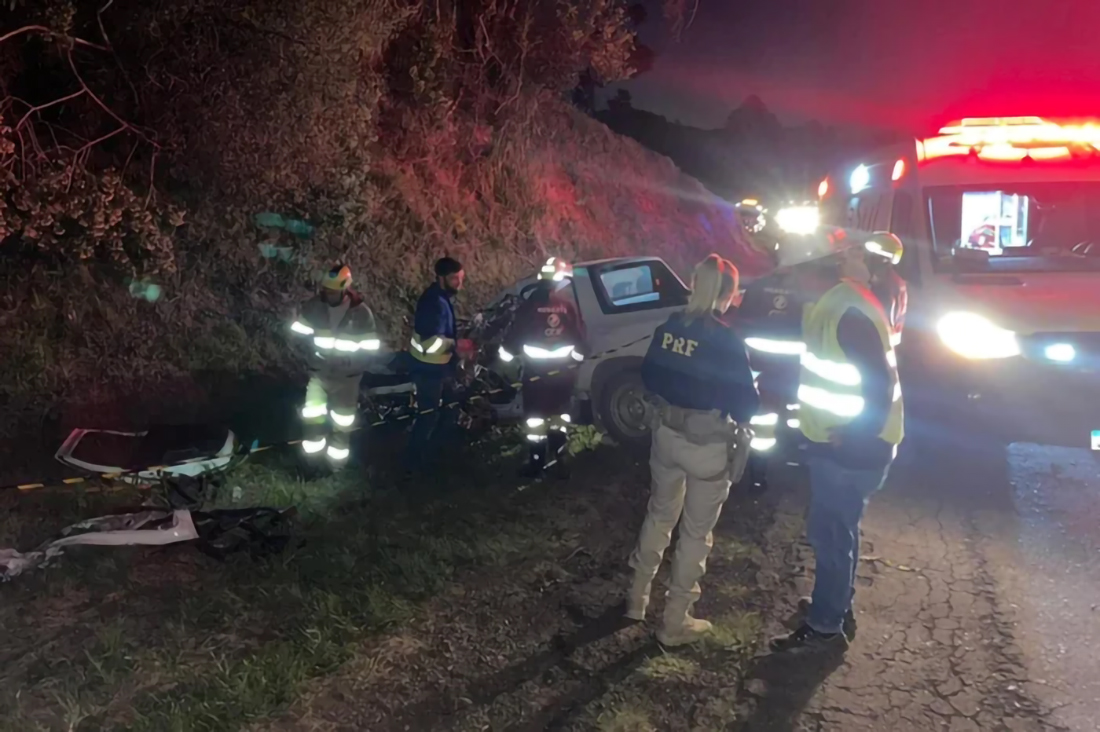 Capa Motorista de 36 anos morre após colisão frontal entre caminhonete e carreta na BR-386