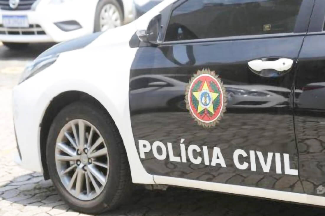 Capa Golpistas se passam por Renato Gaúcho para pedir cestas básicas a jogadores de futebol