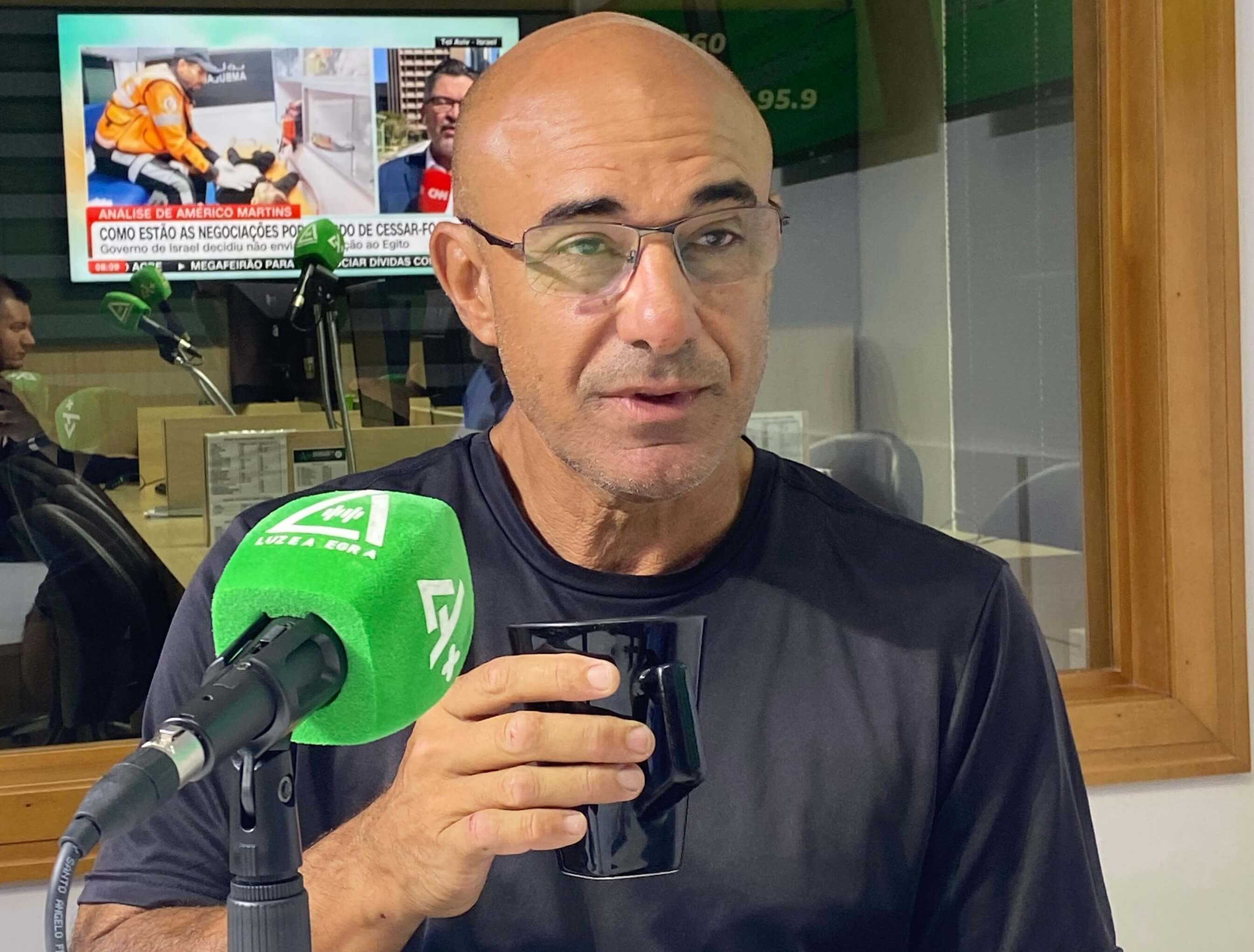 Capa Hélio Vieira participa do Café com Futebol desta segunda, 4