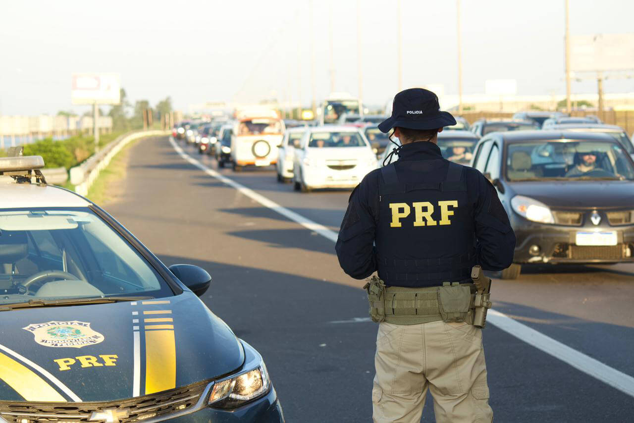 Capa PRF intensifica fiscalização nas rodovias federais com a Operação Carnaval 2026