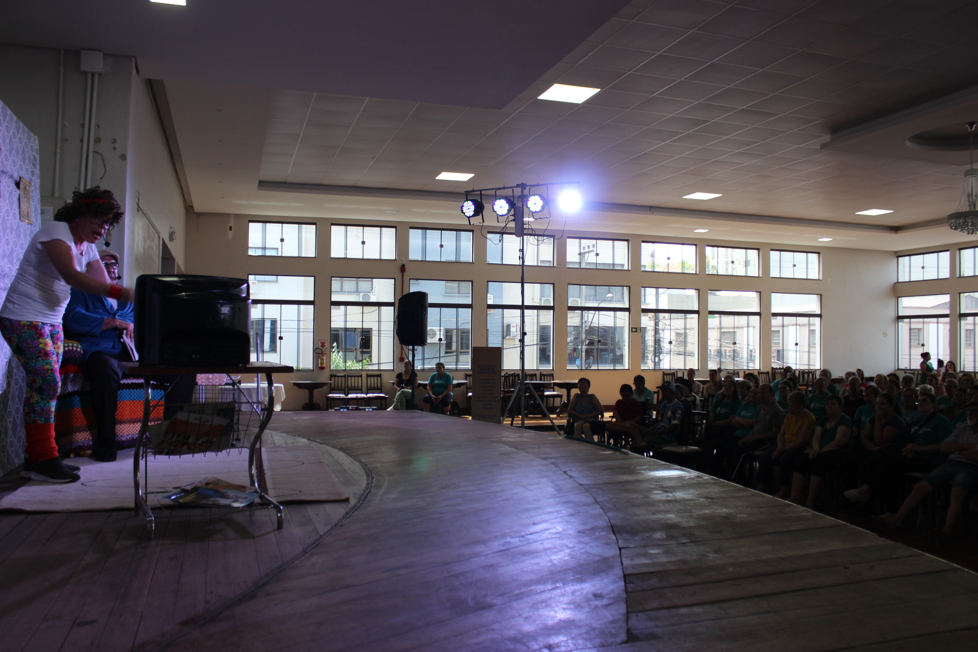 Capa Espetáculo teatral é apresentado no Clube Harmonia em FW