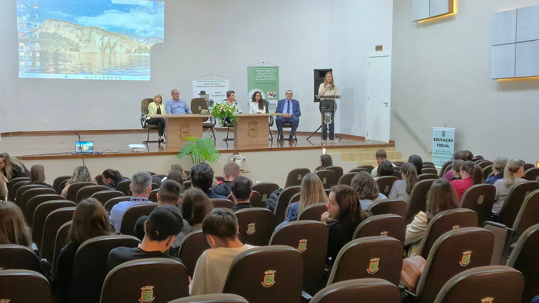 Capa Tenente Portela sedia 5º Seminário Regional de Educação Fiscal e Nota Fiscal Gaúcha